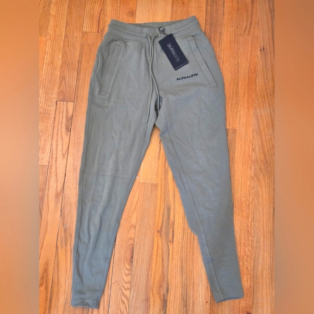 Alphalete Green Jogger Sweatpants Tapered Fit